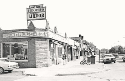  This historical photo shows the former longtime Grosse Pointe Woods business Bob’s Drugs. The building is home to Woods Wholesale Wine today. 