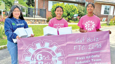  All-girls robotics team encourages teamwork, community outreach 