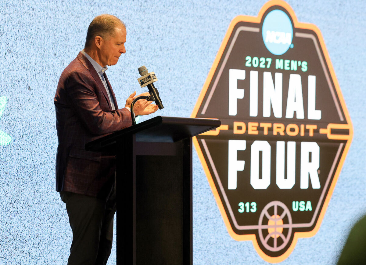  Dan Gavitt, NCAA senior vice president of basketball, reveals the 2027 Men’s Final Four logo to the media Dec. 19. 
